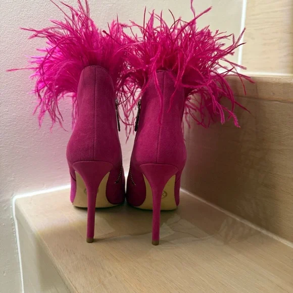 NEW NWT • Michael Kors • Whitby Feather Trim Suede Ankle Boot • - Picture 3 of 5